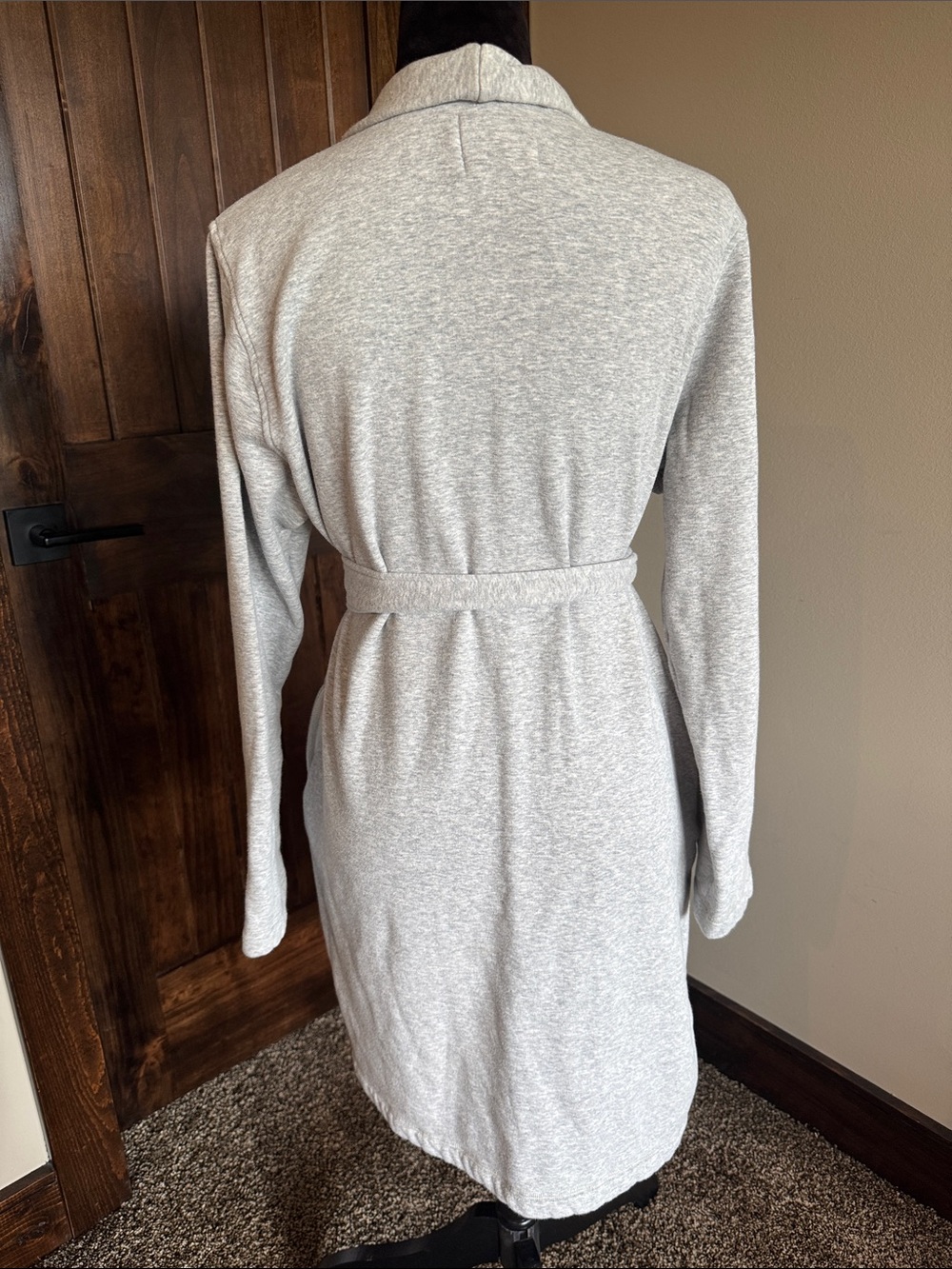 Women’s Light Gray UGGS robe with belt - Picture 2 of 4